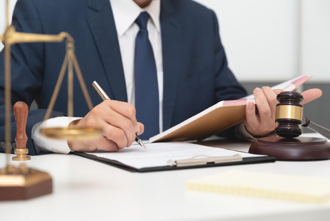 צוואה אצל עורך דין: למה חשוב להשאיר אחרינו צוואה, ומה יקרה אם לא?